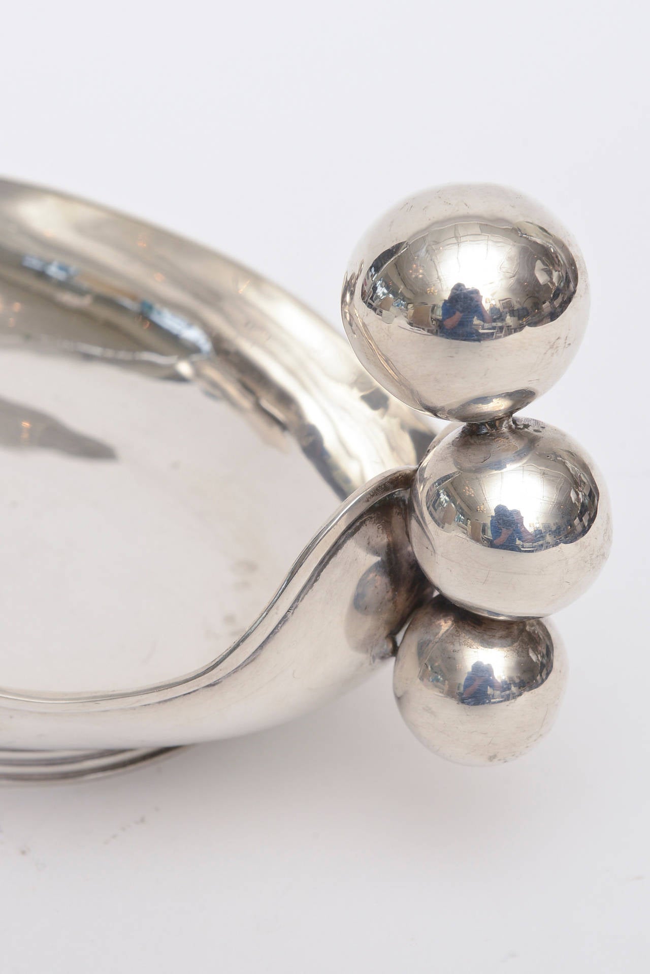 Mid-Century Modern Hallmarked C. Zurita Sterling Silver Mexican Modernist and Sculptural Bowl