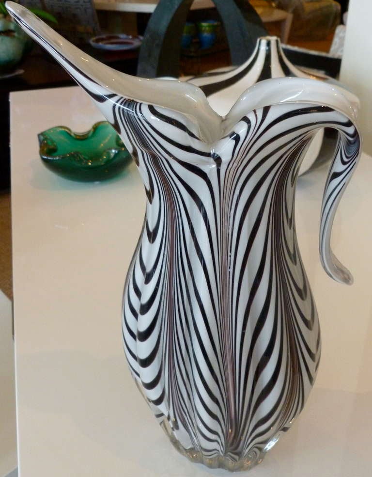vase zebra