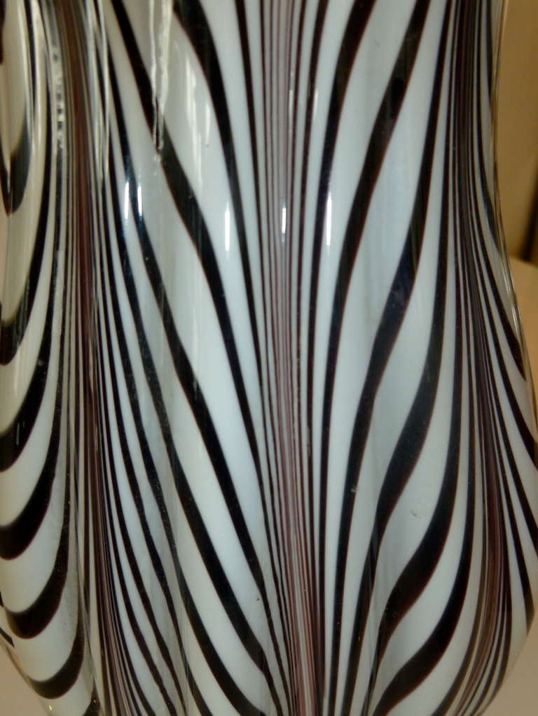 Italian Murano Salviatti Glass Sommerso Vase In Excellent Condition In North Miami, FL
