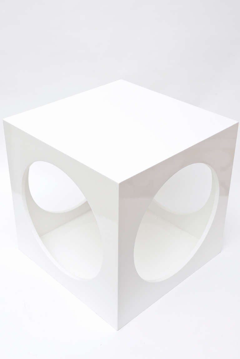 Modern Pair of  Sculptural White Lacquered Cube Square Side Tables