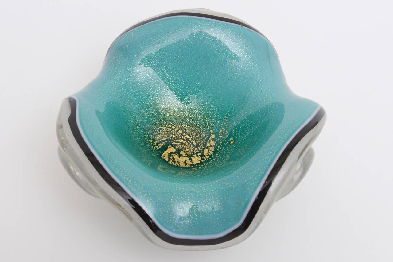 Mid-Century Modern Seguso Vetri D' Arte Murano Cased Pulegoso Turquoise, White Glass Bowl Vintage For Sale