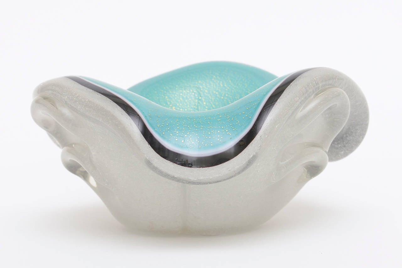 Seguso Vetri D' Arte Murano Cased Pulegoso Turquoise, White Glass Bowl Vintage In Good Condition For Sale In North Miami, FL