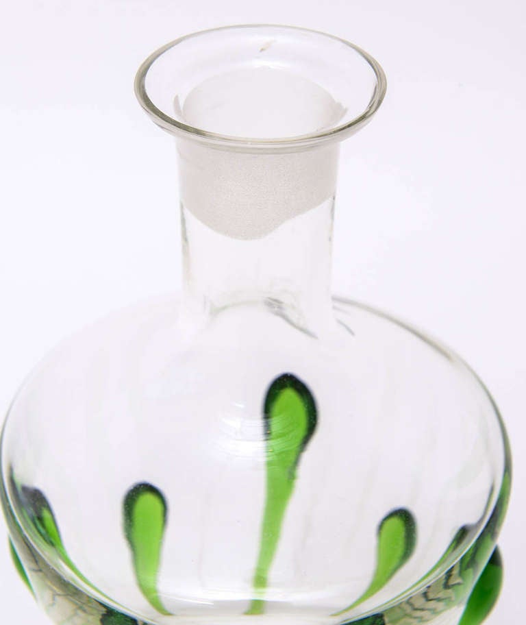 Murano Teardrop Kelly Green Glass Decanter with Stopper Barware Vintage In Good Condition In North Miami, FL