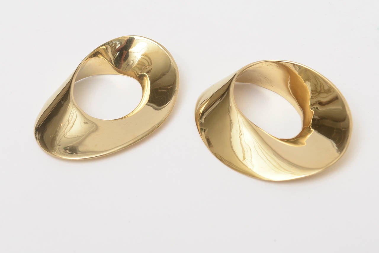 Brass Sculptural Elliptical Mid-Century Modern Napkin Rings Set of 8 In Good Condition In North Miami, FL