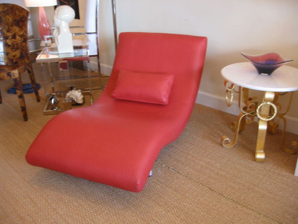 Mid-Century Modern Red Upholstered Chaise Lounge In Good Condition In North Miami, FL