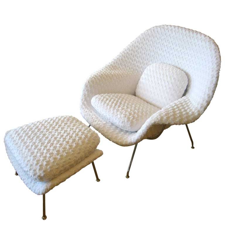 Stunning Eero Saarinen for Knoll Womb Chair with Ottoman