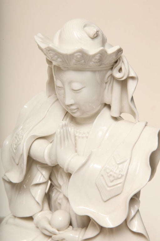 Stunning Porcelain Kuan Yin Goddess Of Compassion Statue 2