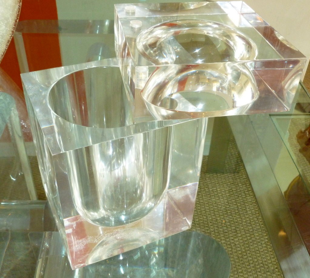 Swivel Lucite ice Bucket