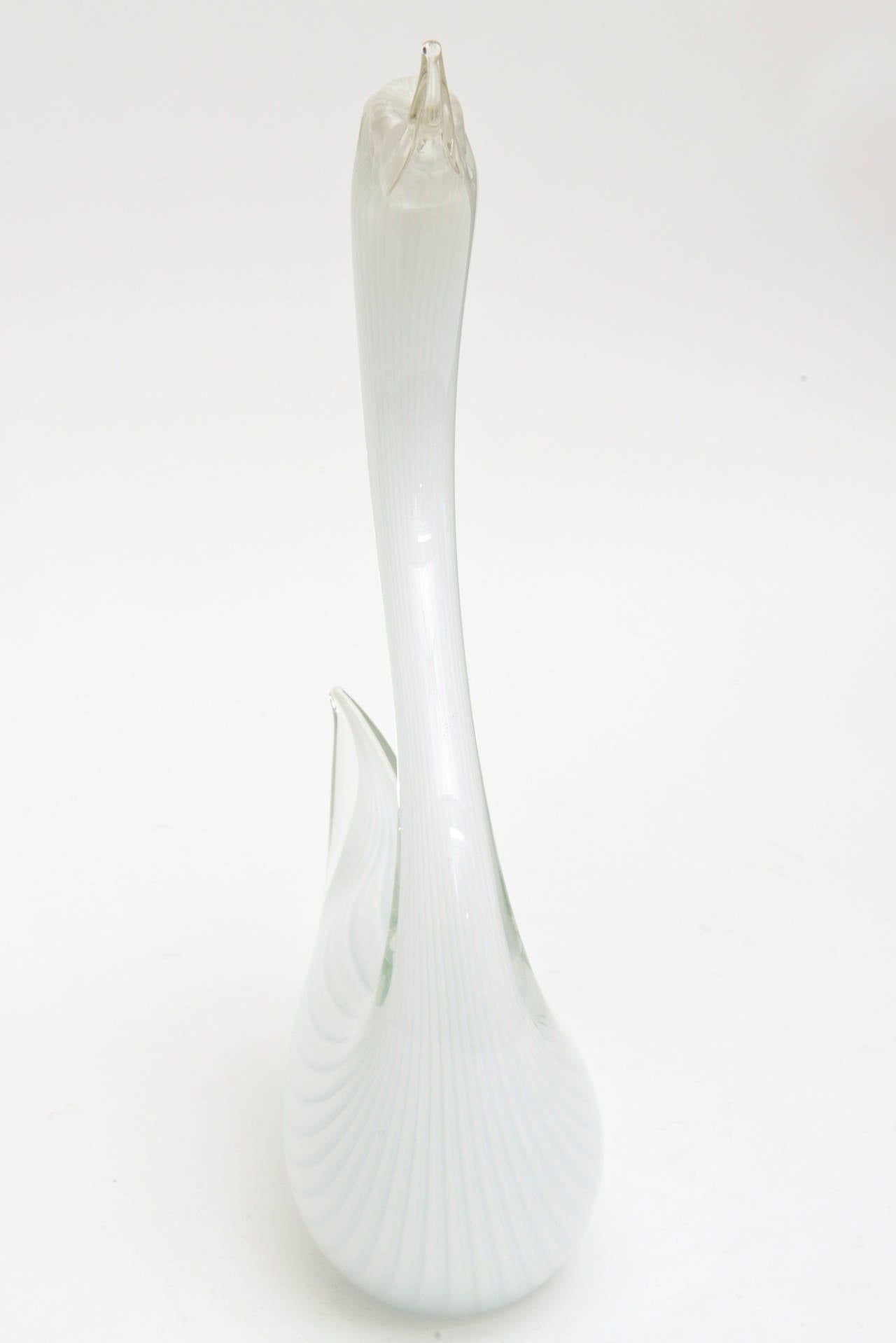 Murano Seguso Vintage White Swan Glass Sculpture In Good Condition For Sale In North Miami, FL