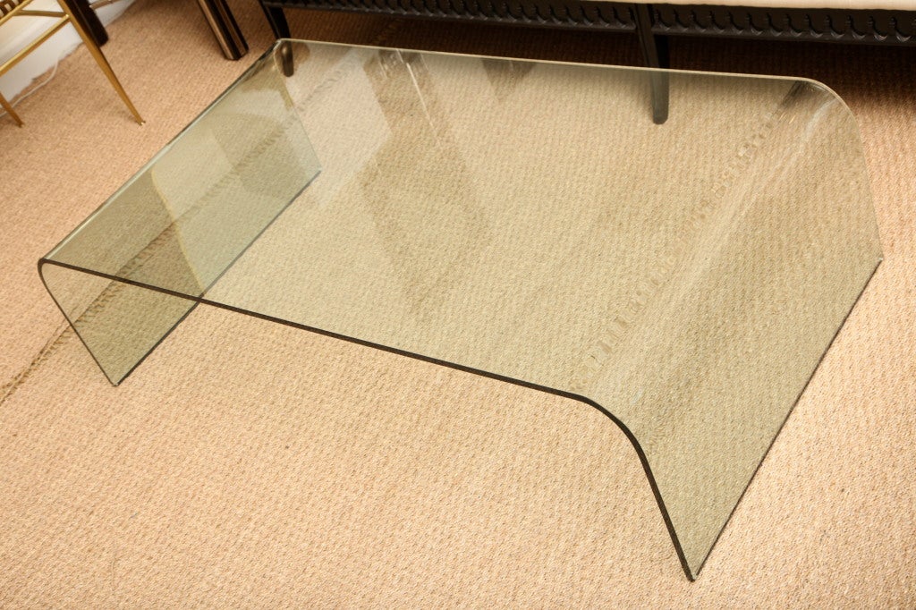 Signed Italian Fiam Waterfall Bent Glass Cocktail Table For Pace In Excellent Condition In North Miami, FL