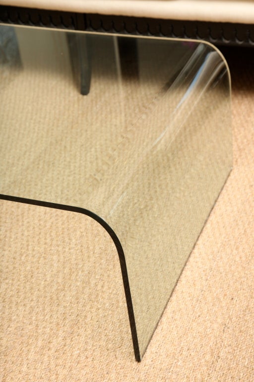 Signed Italian Fiam Waterfall Bent Glass Cocktail Table For Pace 1