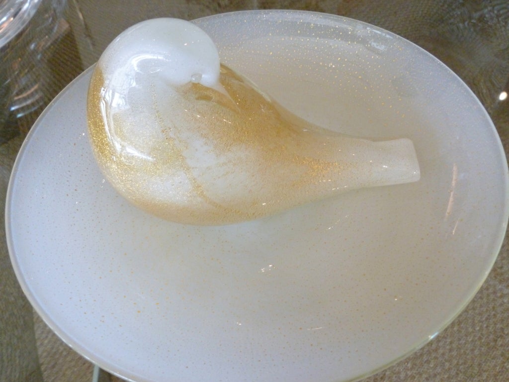 20th Century Beautiful Italian Murano Glass Bowl With Perched Bird