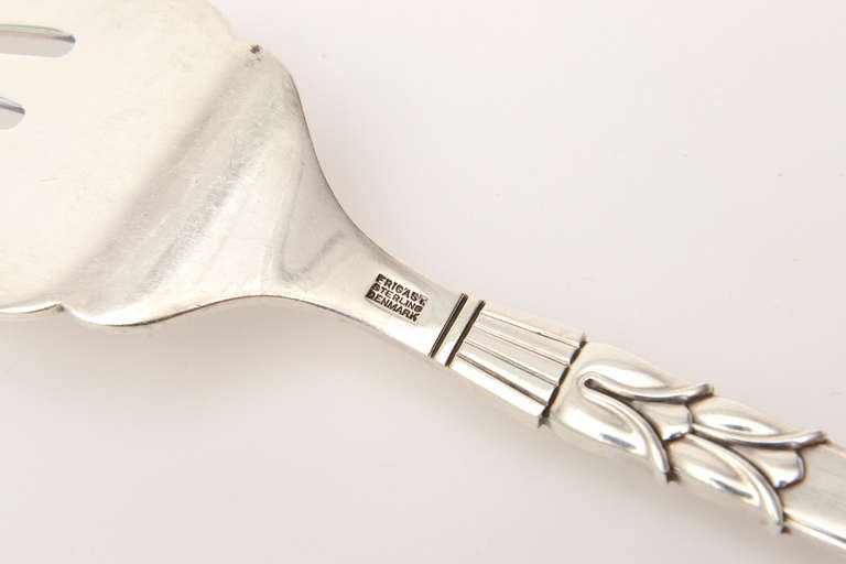 Sterling Silver Hallmarked Mid-Century Modern Danish Frigast Serving Fork (Sterlingsilber) im Angebot