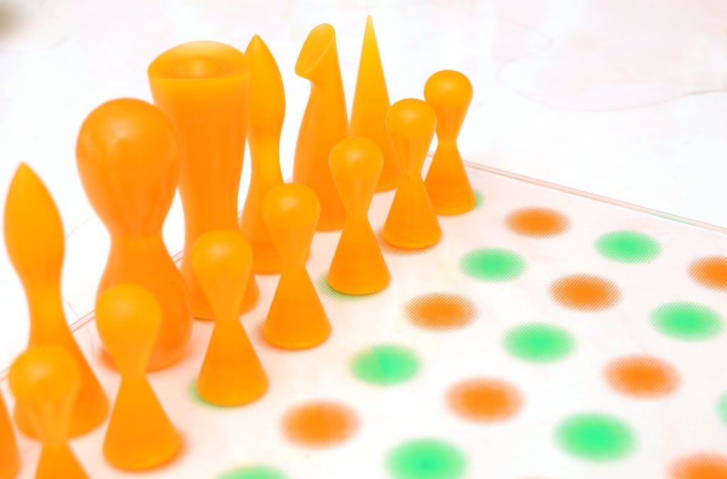 American Luscious and Sculptural Thermoplastic Rubber Chess Set /SAT.SALE