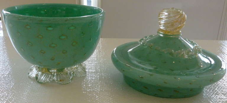 Beautiful Barovier e Toso Italian Murano Glass Covered Bowl / SATURDAY SALE In Excellent Condition In North Miami, FL
