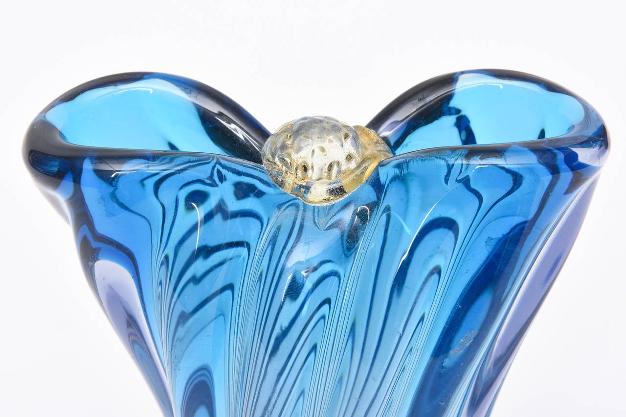 Sapphire Blue Italian Murano Swirled Glass Vase, Signed Seguso In Excellent Condition In North Miami, FL