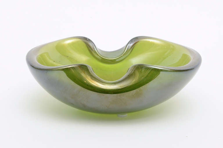 Italian Murano Seguso Gold Iridescent Aventurine Glass Bowl Mid-Century Modern