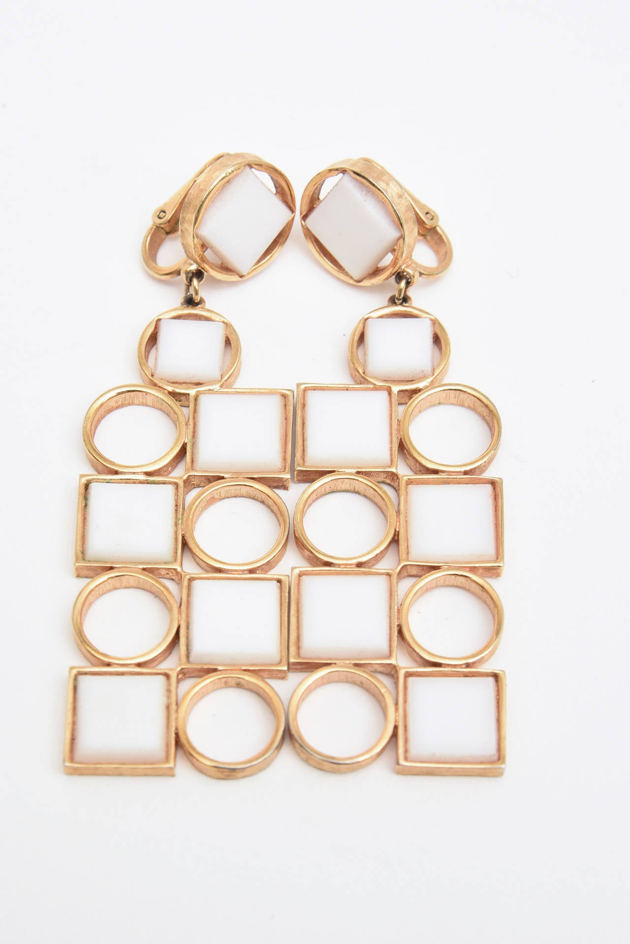 Signed Trifari Geometric Sculptural Dangle Earrings  1