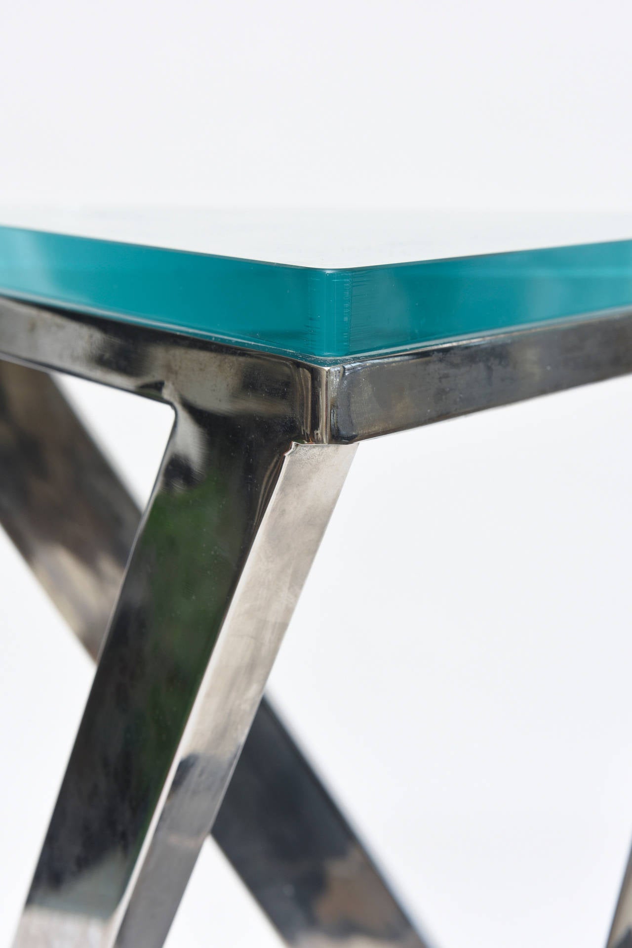 Sculptural Triangle Pace Side or Drink Table with Triangle Green Glass In Excellent Condition In North Miami, FL
