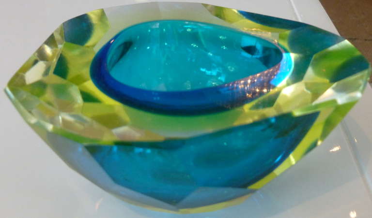 Modern Stunning and Rare Italian Murano Faceted Sommerso Geode Glass Bowl