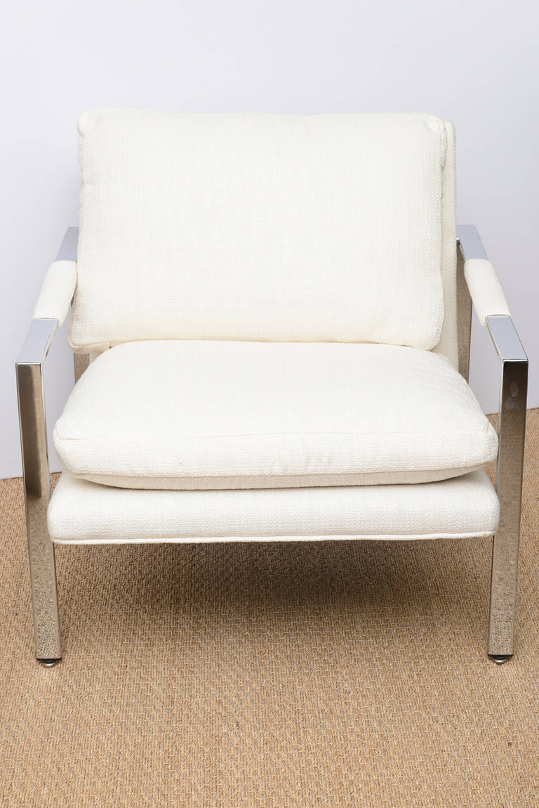 These newly upholstered  Milo Baughman for Thayer Coggin  architectural cube lounge chairs by Milo Baughman are classic.
They have been newly upholstered in a white textural fabric.
The seat depth is 19