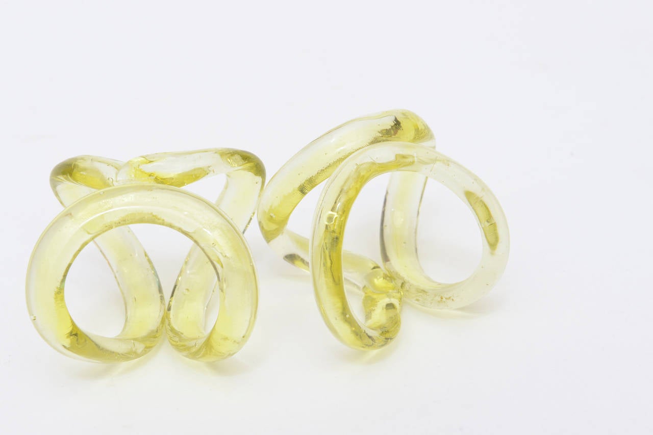 Mid-20th Century Set of 7 Chartreuse Italian Murano Glass Napkin Rings