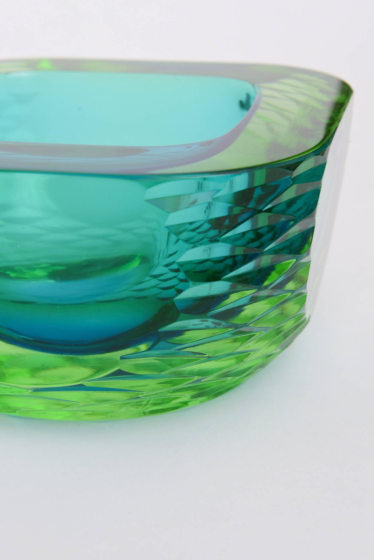 Cenedese Italian Murano Rare Sommerso Monumental Heavy Glass Bowl In Excellent Condition In North Miami, FL