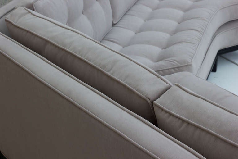 Dunbar Sectional Sofa In Excellent Condition In Miami, FL
