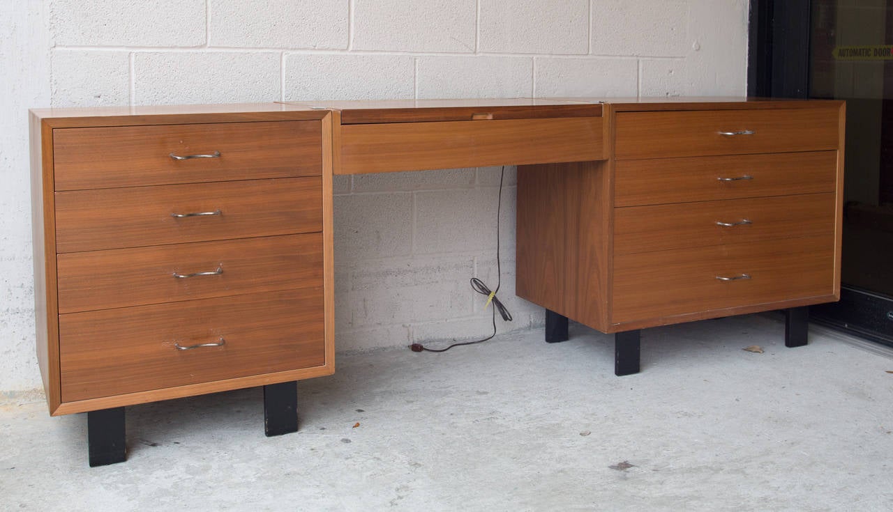 Mid-Century Modern George Nelson Dressing Table For Sale