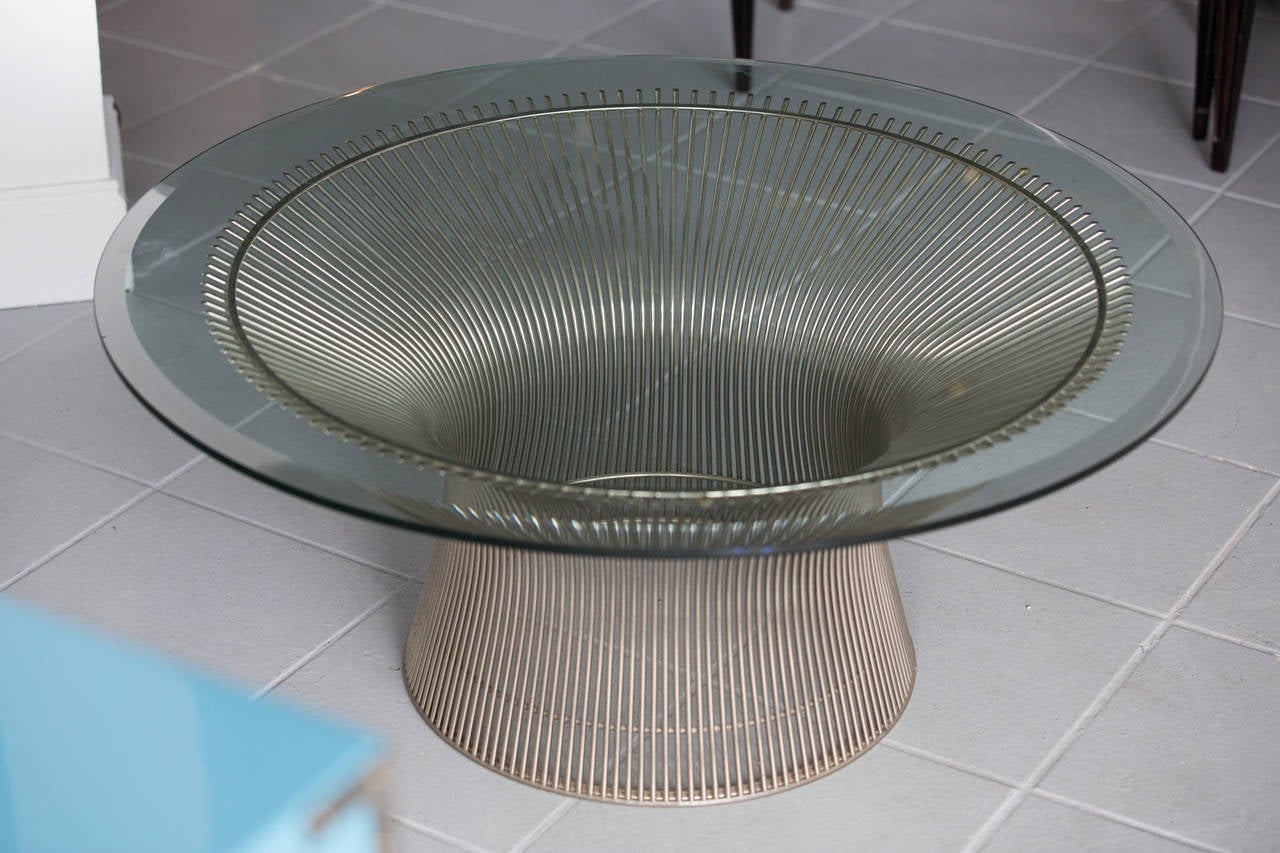 Warren Platner chrome-plated steel coffee table for Knoll.
Beveled measure: 36