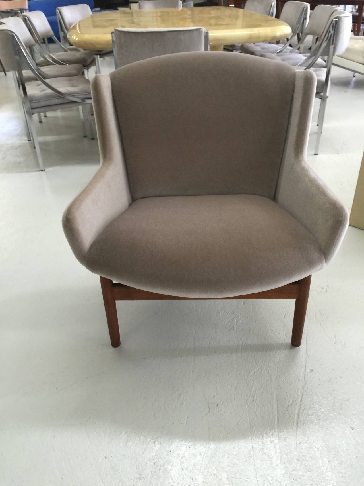 Mid-Century Modern Rare Jens Risom Lounge Chairs