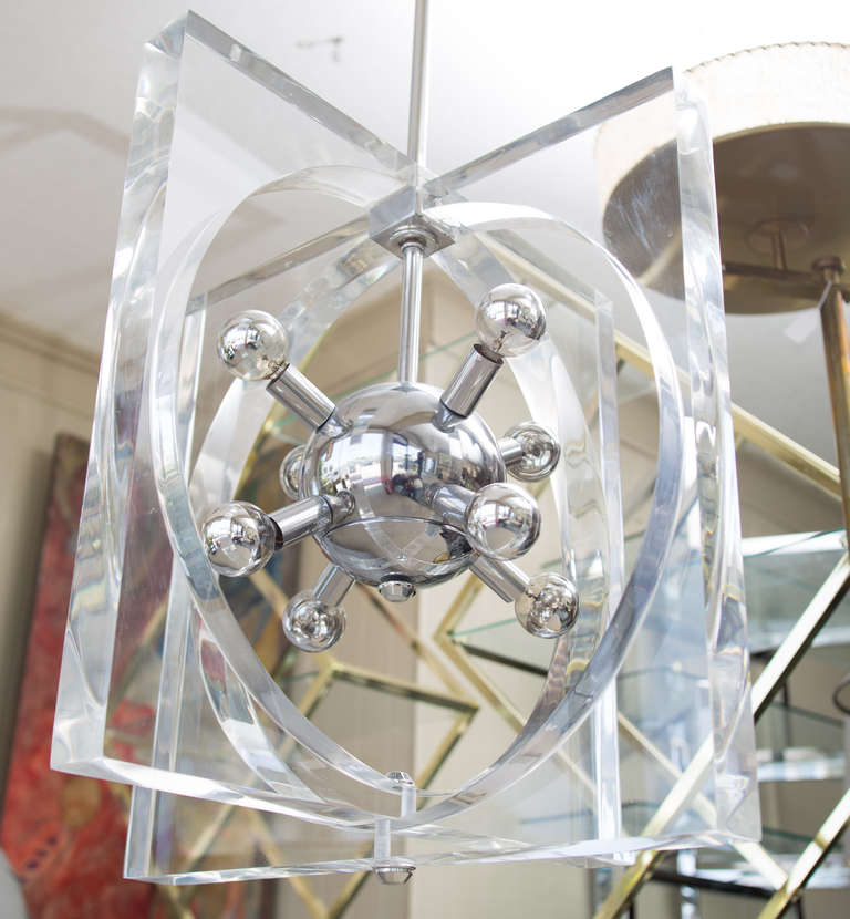 1970s Lucite and Chrome Chandelier In Excellent Condition For Sale In Miami, FL