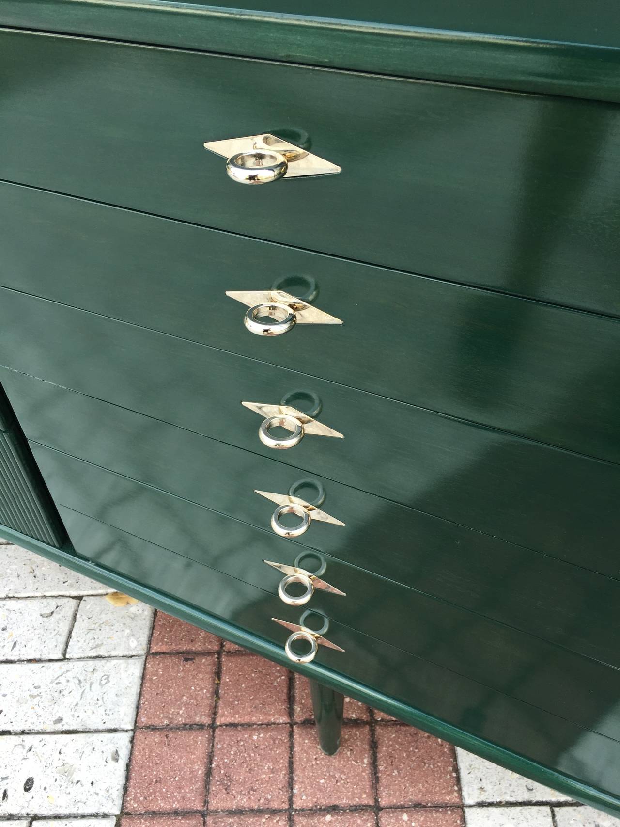 Hunter Green Lacquer Chest of Drawers In Excellent Condition In Miami, FL