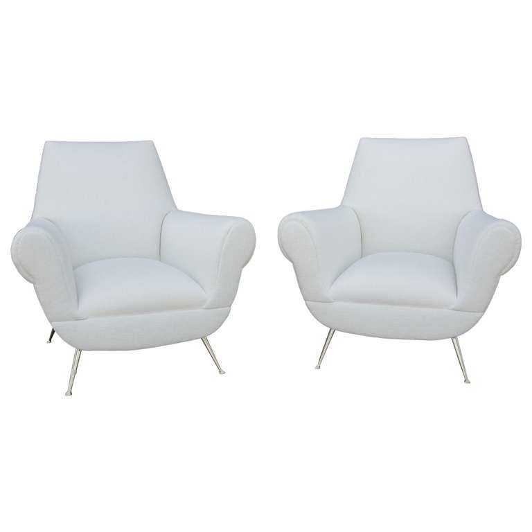 Pair of Vintage Gigi Radice White Linen Armchairs For Sale