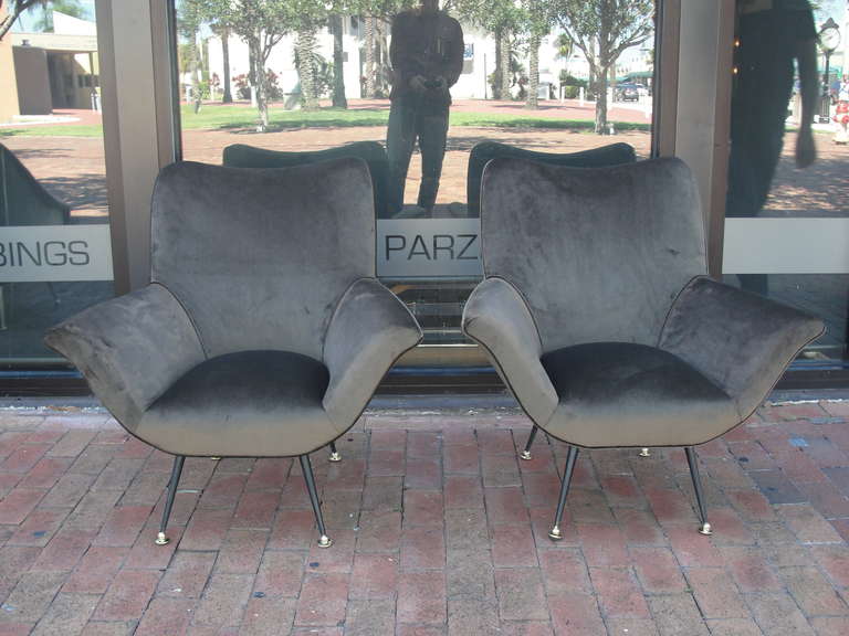 Pair of Italian Open-Arm Chairs In Excellent Condition For Sale In Miami, FL