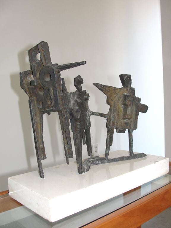 Bronze mit leichter grüner Patina auf originalem rechteckigem Marmorsockel. Diese abstrakte figurale Skulptur ist äußerst detailreich.

Herr Pattison wurde an der Francis W. Parker School in Chicago, in Yale und an der Yale School of Fine Arts