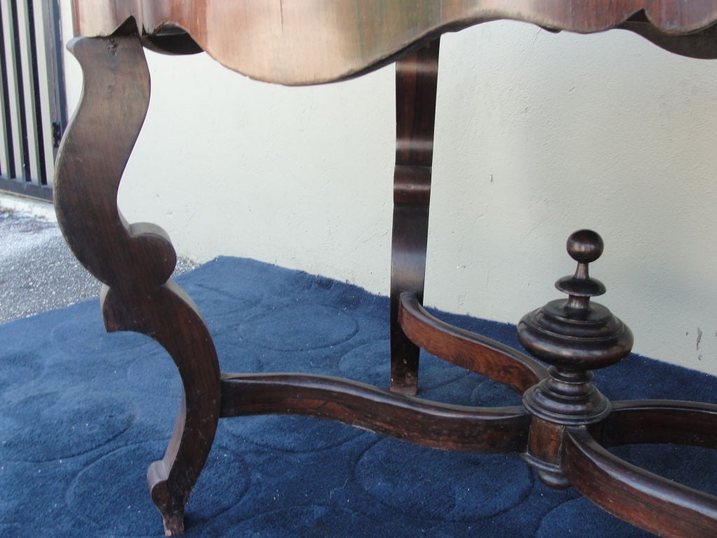 19th Century A Scalloped Oval Foyer / Library Table