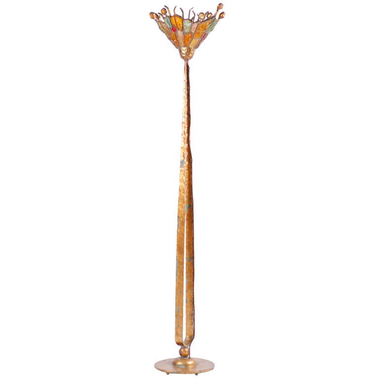 Rare lampadaire en fer doré et verre taillé dans le style de Poliarte  en vente