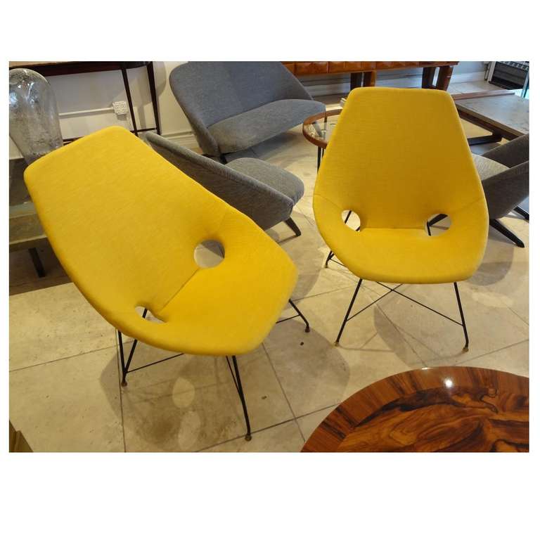 Italian A Pair of Mid Century Modernist Lounge Chairs by Augusto Bozzi for Saporiti