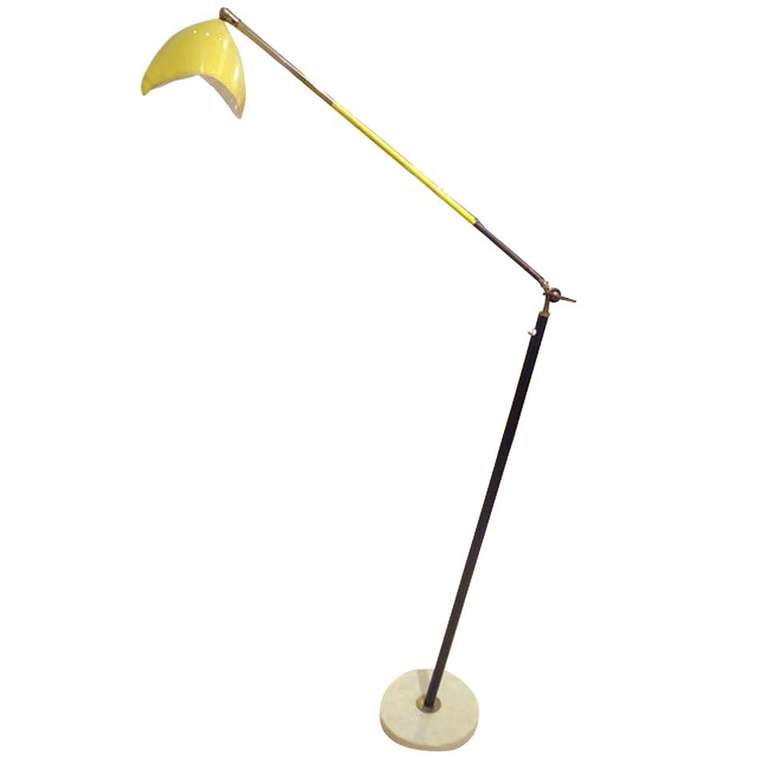 Arredoluce Attribution Sculptural Lamp in Yellow Lacquer and Gilt Brass For Sale
