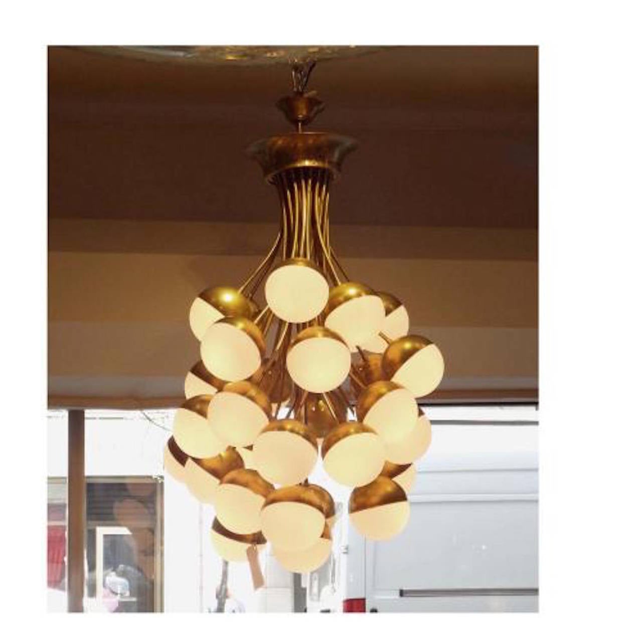 Rare, Grand Scale, 30-Light Mid Century Chandelier by Stilnovo In Excellent Condition For Sale In New York, NY
