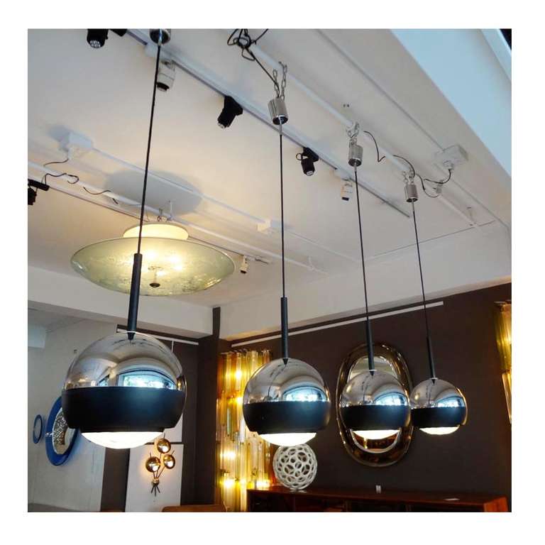 Set of Four Hanging Lamps by Stilnovo In Excellent Condition For Sale In New York, NY