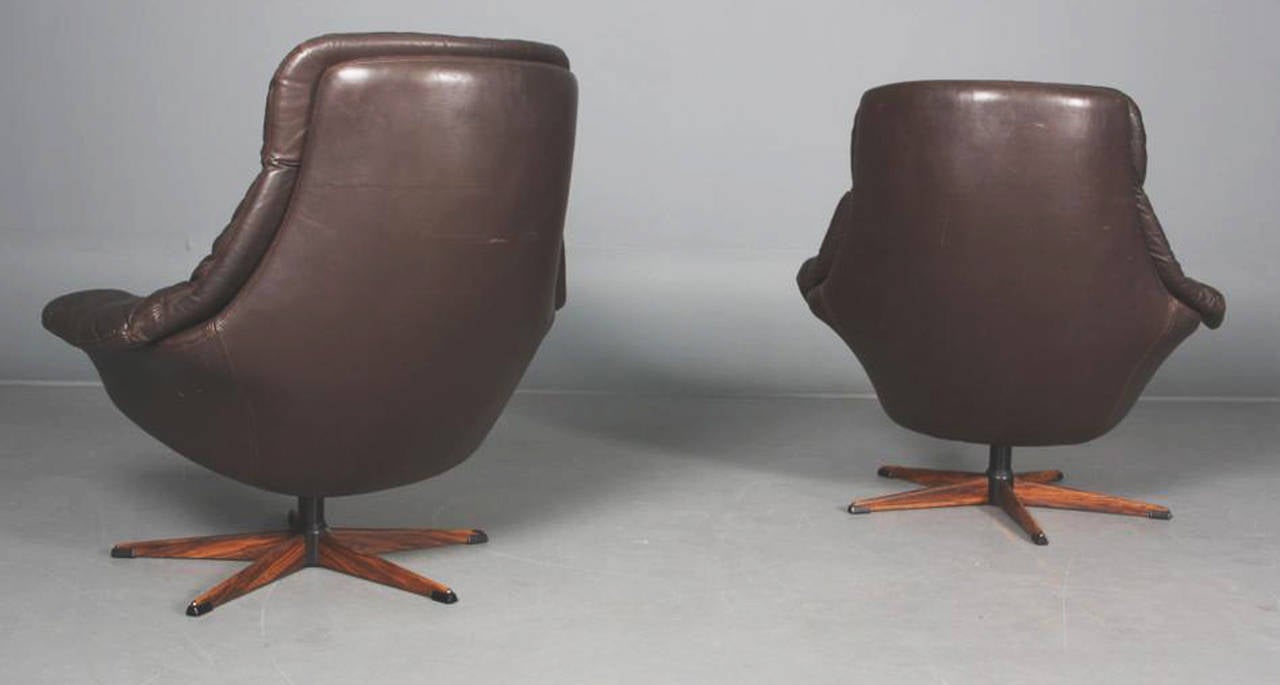 Pair of Danish 1960s Brown Leather Swivel Chairs by H.W. Klein In Good Condition In Hudson, NY