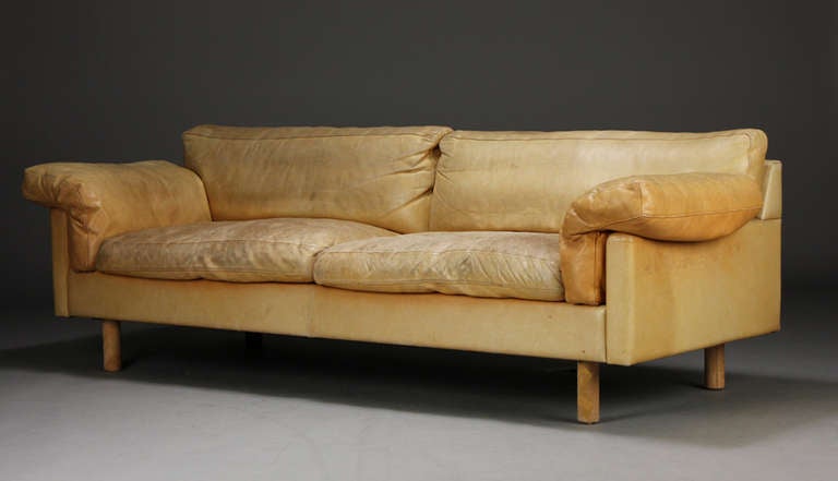 Mid-Century Modern Two Seater Leather Upholstered Sofa by Danish Furniture Manufacturer Soren Lund