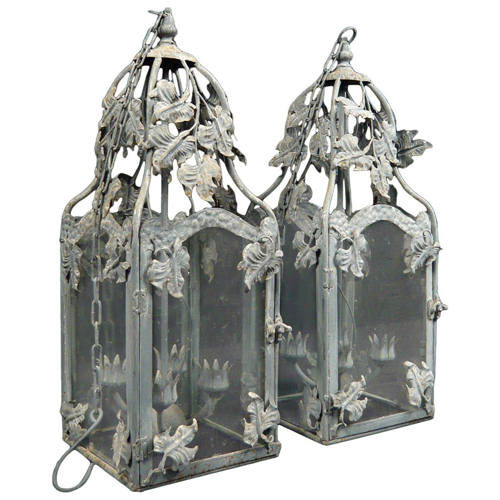 Pair of Small English 1920s-1930s Lanterns of Painted Metal