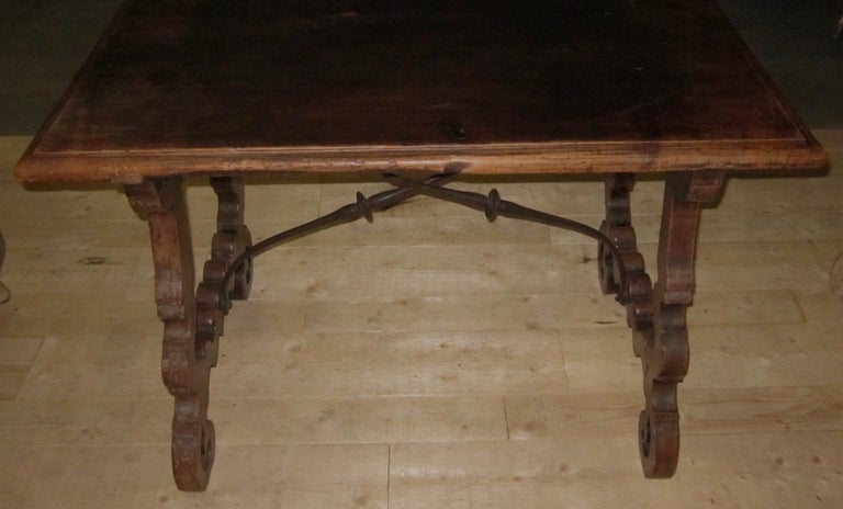 19th Century Italian Walnut Side Table with Iron Cross Bar Base In Excellent Condition For Sale In New York, NY