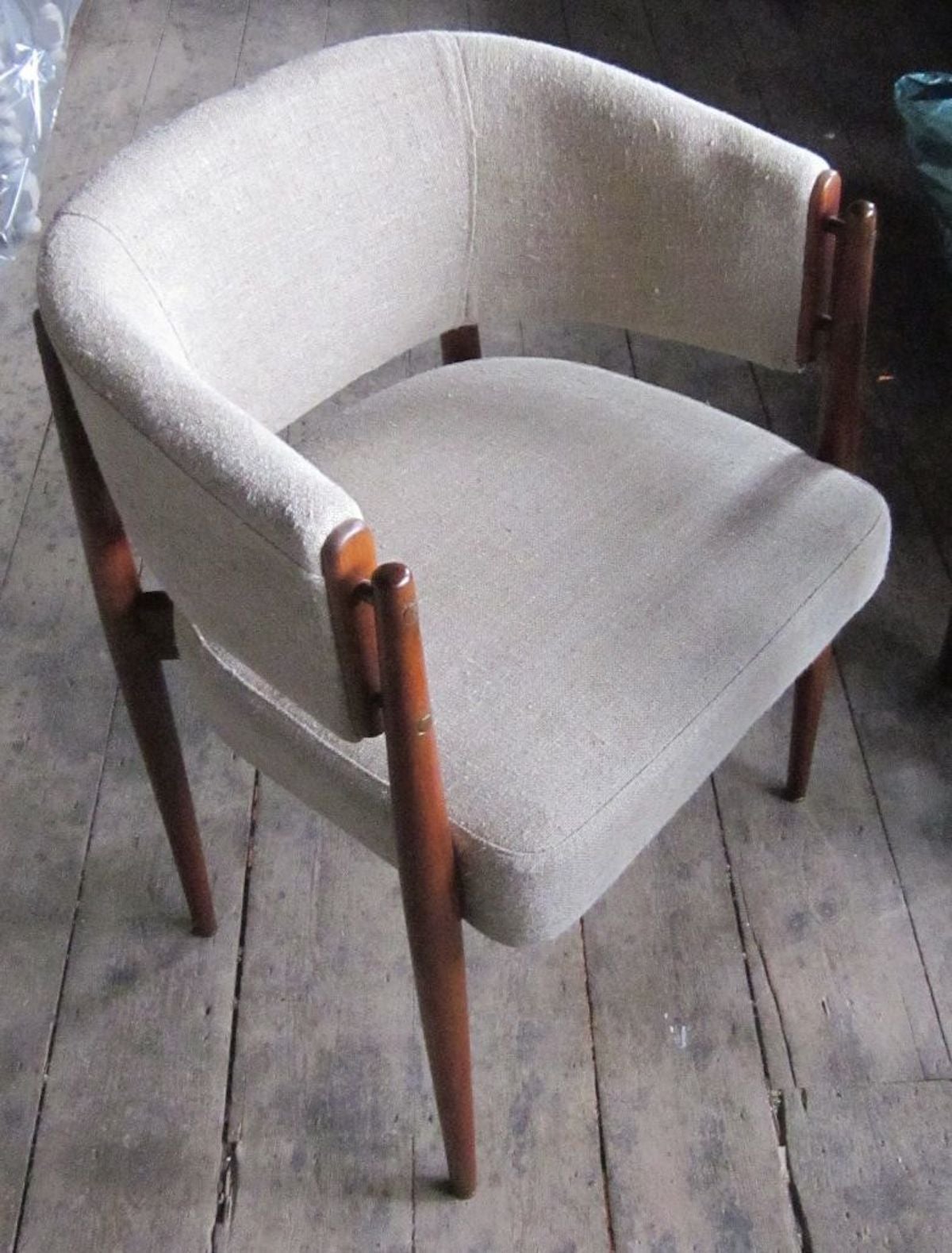 Exceptional set of eight Danish ash dining chairs.
Recently reupholstered.
Available in March.