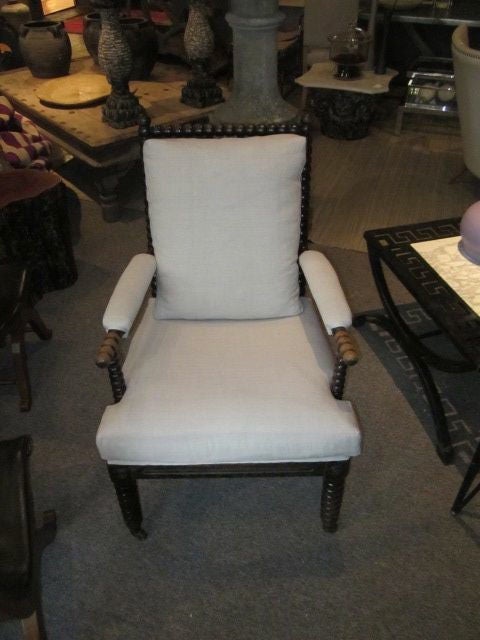 English Bobbin Chair<br />
Great Patina<br />
Newly Reupholstered, Two separate cushions.<br />
Very Comfortable