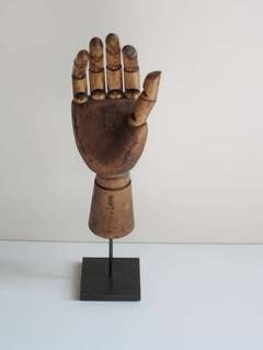 Articulated Medium Vertical Hand