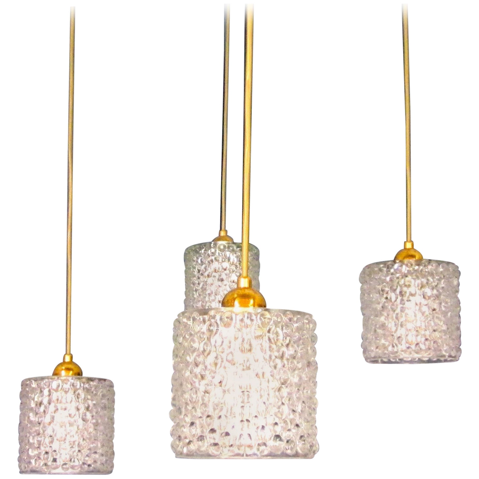 Ensemble de quatre lampes à suspension texturées en cristal des années 1960, Italie